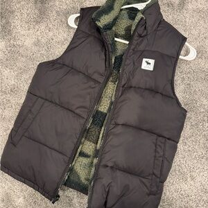 Abercrombie Kids Black Quilted Puffer Vest with Stand-Up Collar